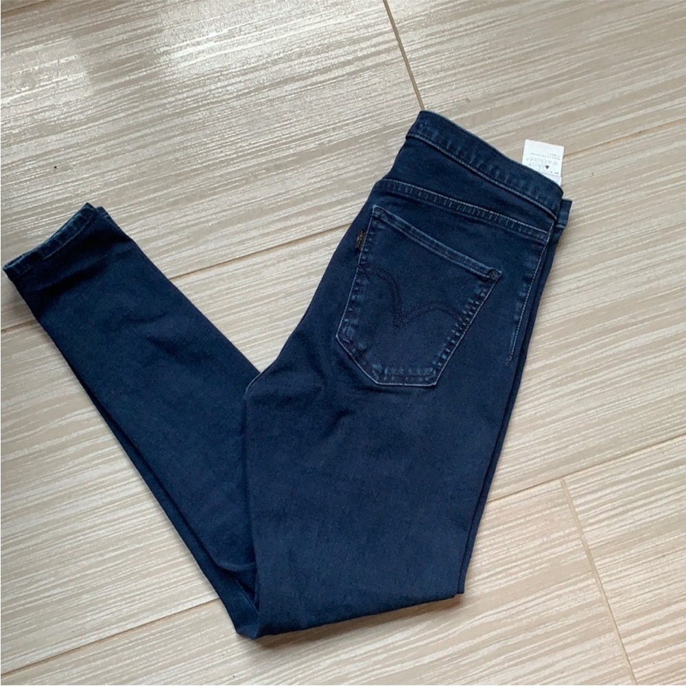 Levi's Dark Indigo Skinny Jeans - Women's